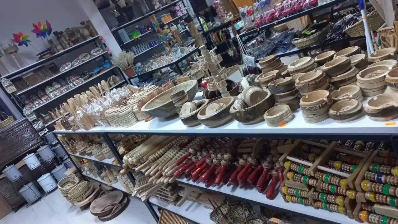 Çürümüş Zeytin Ağaçlarına Sanatla Hayat Veriyor! 6